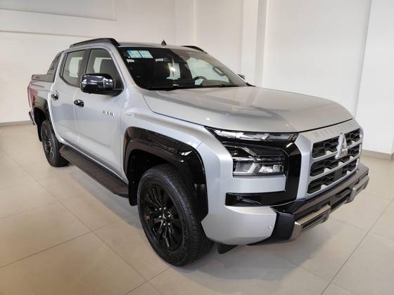 MITSUBISHI TRITON 2.4 BITURBO DIESEL CD KATANA 4X4 AUTOMÁTICO MITSUBISHI TRITON 2.4 BITURBO DIESEL CD KATANA 4X4 AUTOMÁTICO